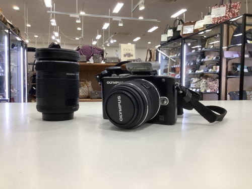 デジタル家電のミラーレスカメラ