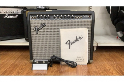 FENDERのフェンダー