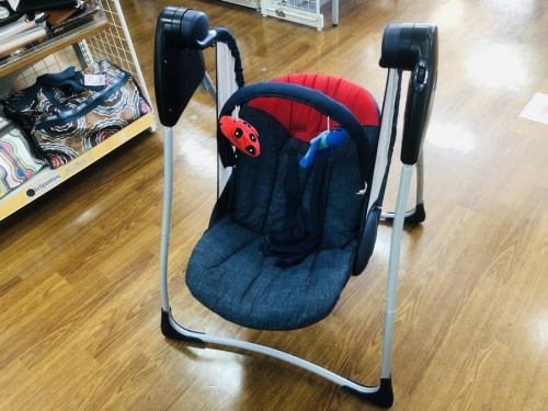 キッズの電動ブランコ