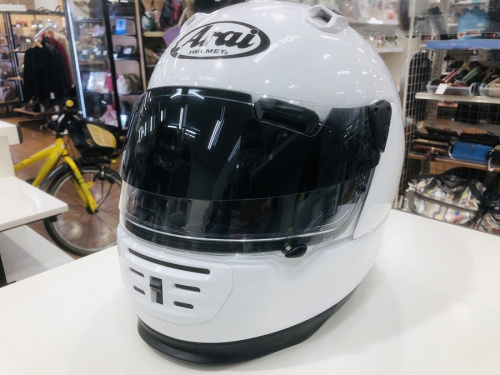 スポーツ用品のヘルメット