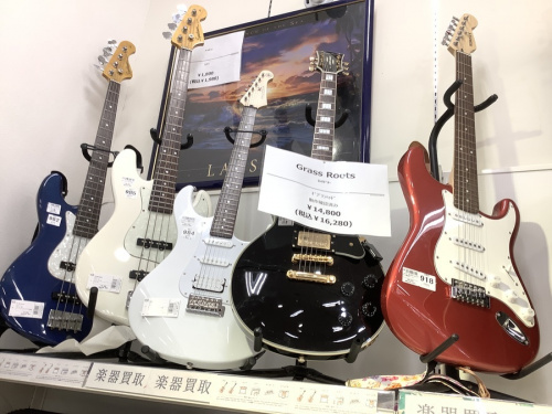 中古ギターのベース