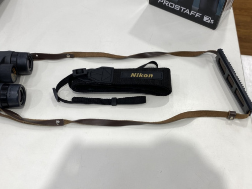 双眼鏡のNikon