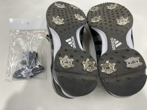 ゴルフシューズのadidas