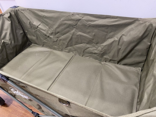 アウトドア雑貨のおりたたみワゴン