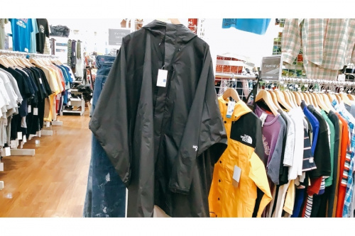 レインウェアのノースフェイス