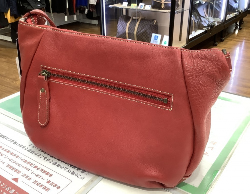 バッグのショルダーバッグ