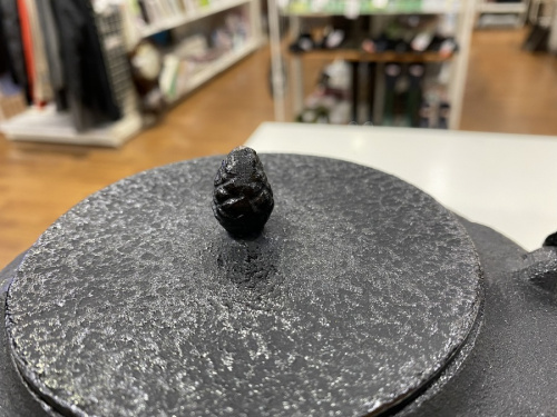 和食器の鉄瓶
