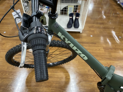自転車のマウンテンバイク