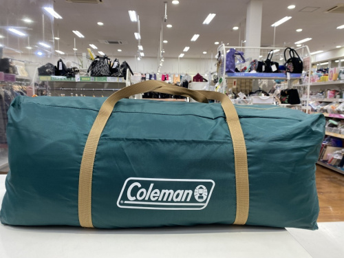 アウトドア用品のテント