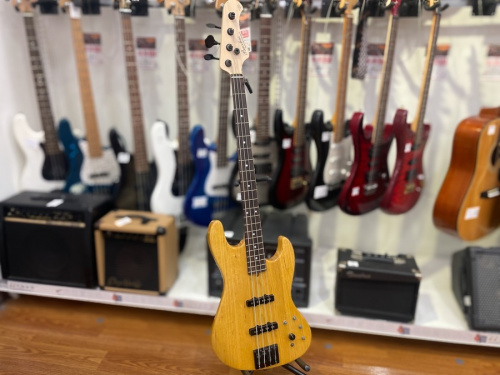 中古楽器店のBacchus バッカス