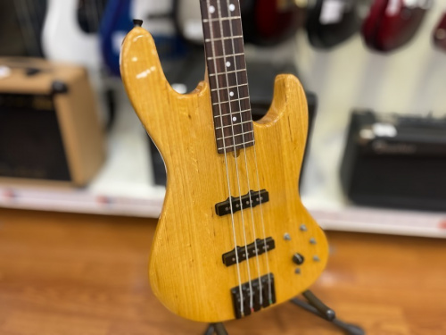 Bacchus バッカスのエレキベース
