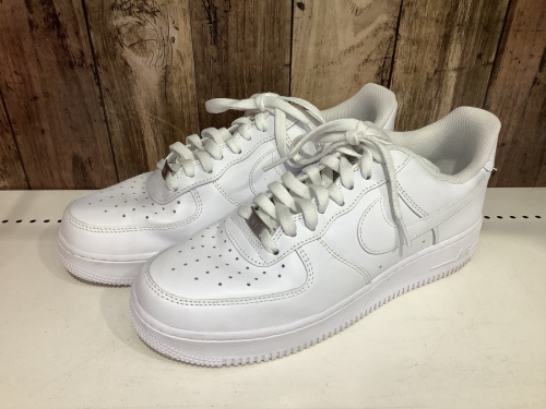 メンズファッションのスニーカー