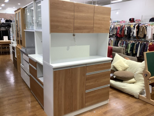 家具のカップボード・食器棚