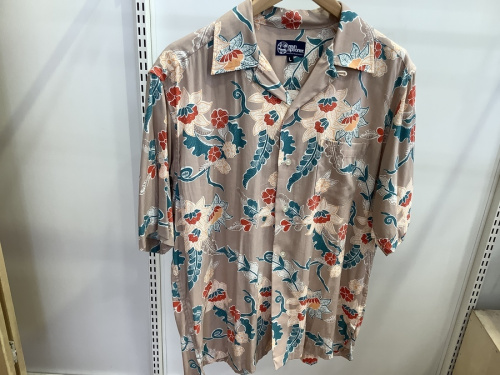 メンズファッションのアロハシャツ
