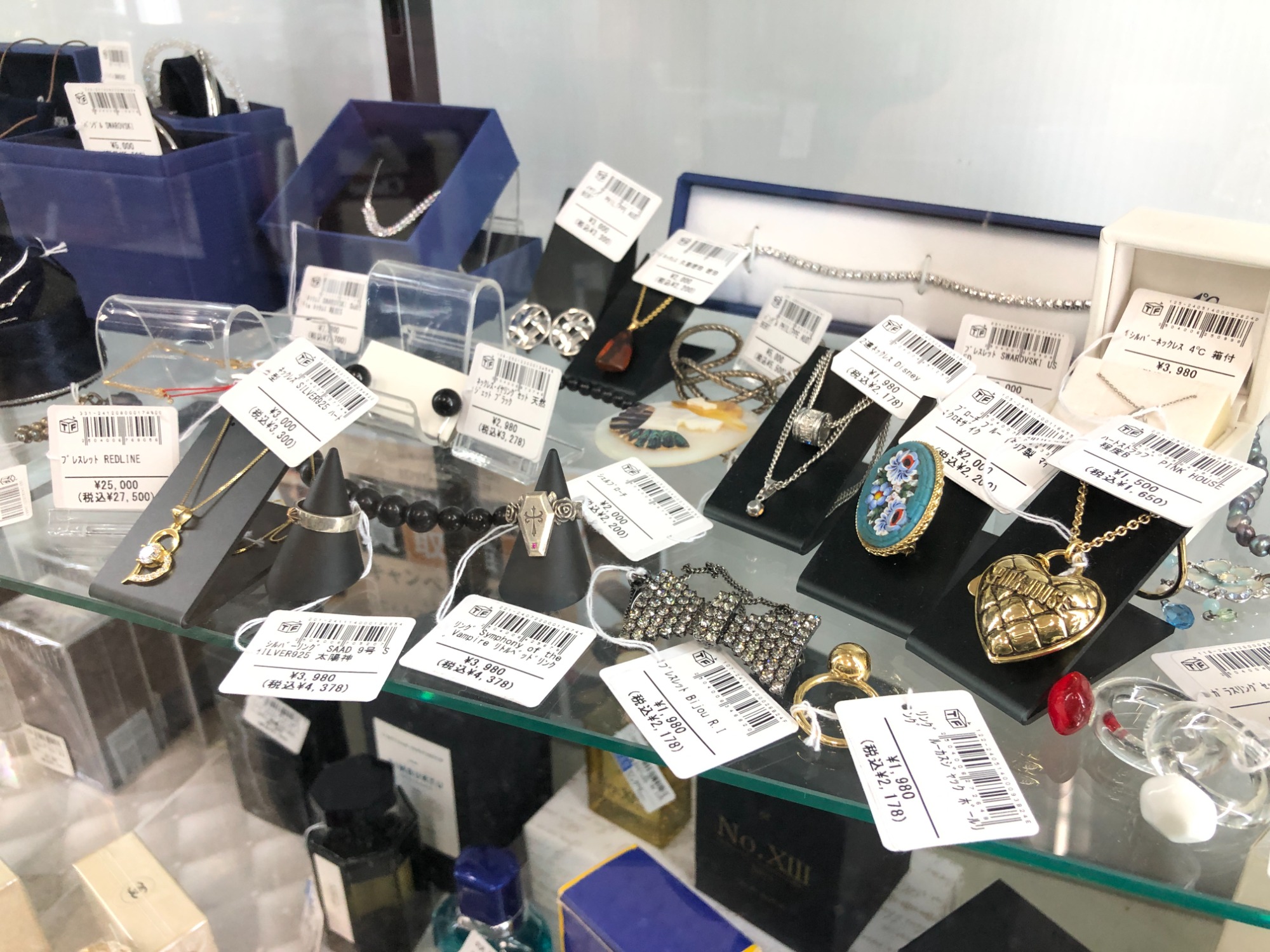 アクセサリー買取強化中！アクセサリーの買取・購入はトレファクへ