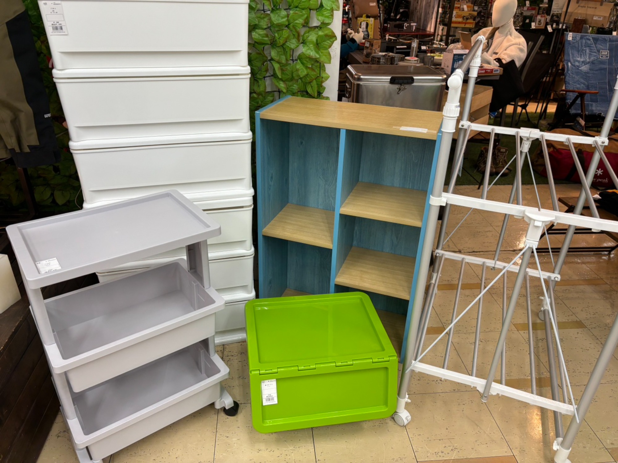 NICOLETTI (ニコレッティ)の三人掛けソファーを買取入荷しました