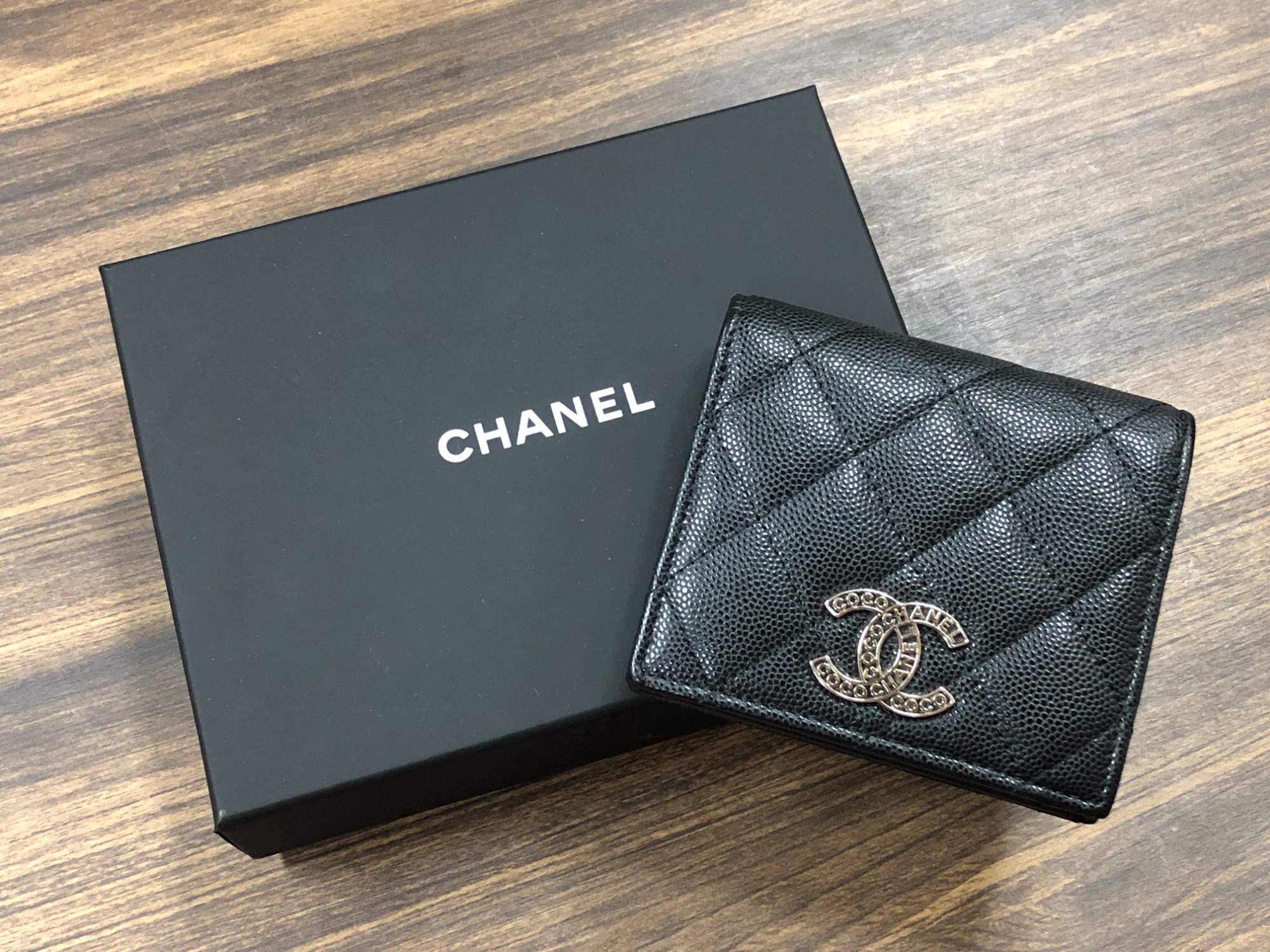 CHANEL(シャネル)の二つ折り財布を買取入荷しました！LOUIS