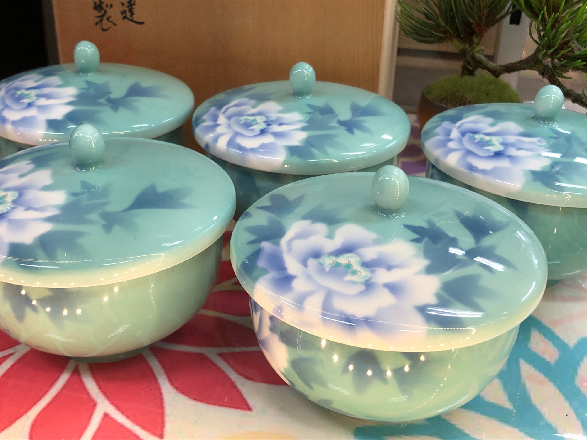 和食器買取強化中！】有田焼の湯呑5客セットを買取入荷しました