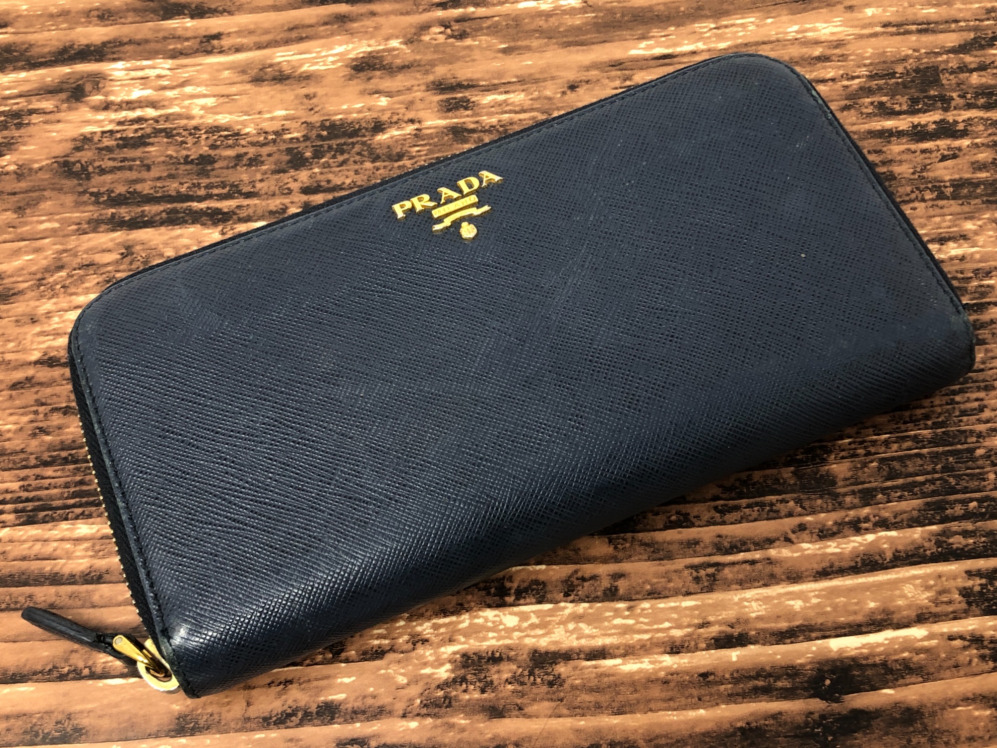 PRADA(プラダ)の長財布を買取入荷しました！Louis Vuitton買取強化中