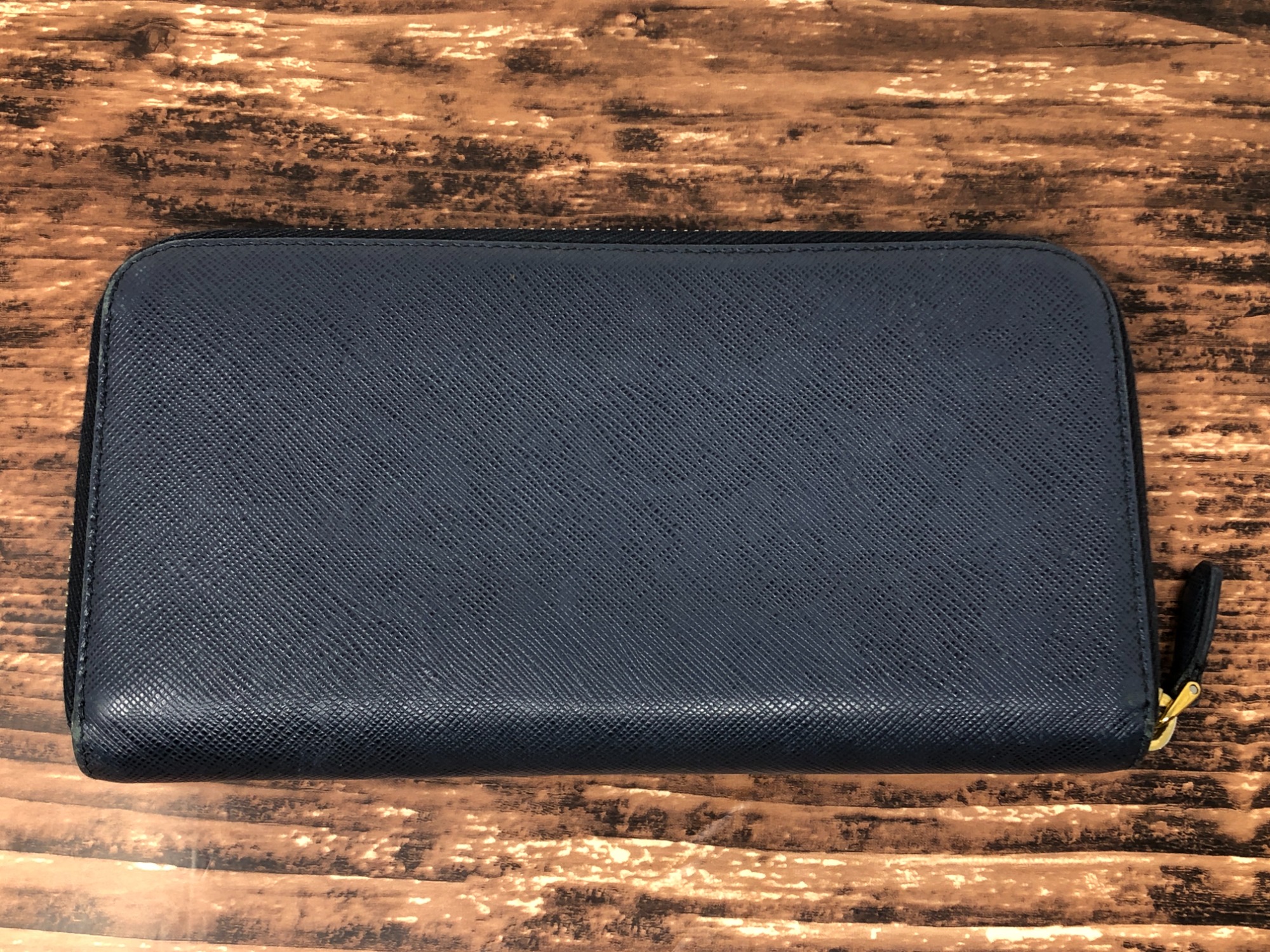 PRADA(プラダ)の長財布を買取入荷しました！Louis Vuitton買取強化中
