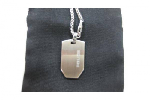 アクセサリーのPOLICE