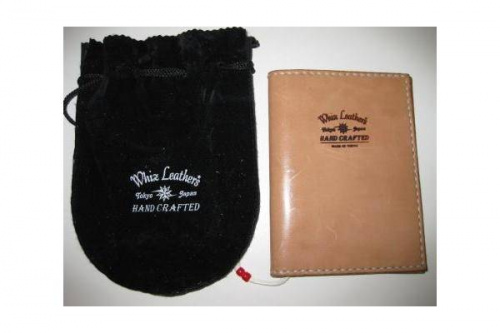 メンズファッションのパスポートケース