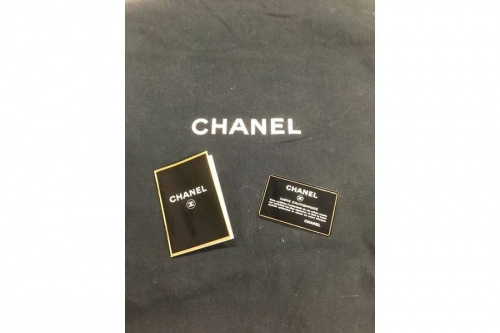 CHANELのキャビアスキン