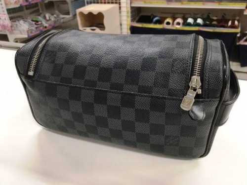 バッグのLOUIS VUITTON