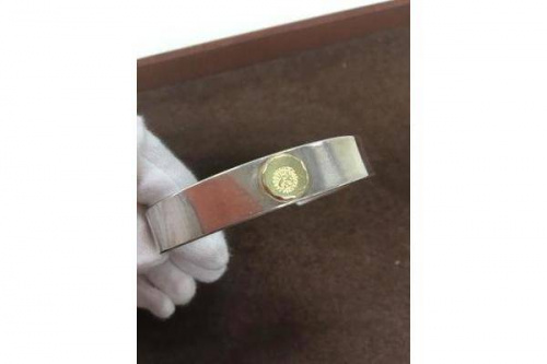 アクセサリーのWING ROCK