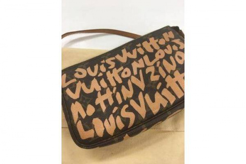 LOUIS VUITTONのM92193