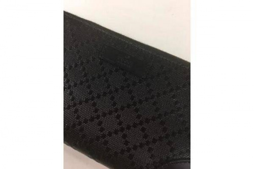 ラウンドファスナー財布のGUCCI