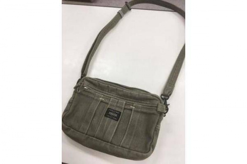 ショルダーバッグのPORTER