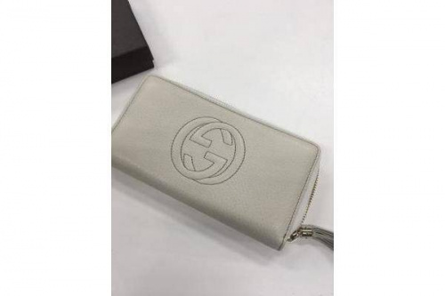 GUCCIのラウンドファスナー財布