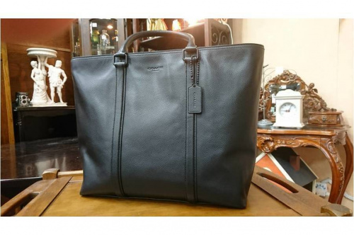 メンズファッションのトートバッグ