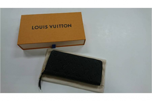 LOUIS VUITTONの長財布