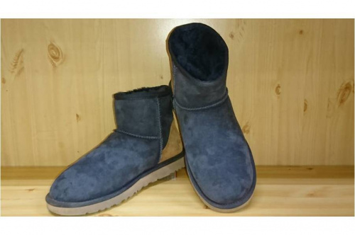レディースファッションのムートンブーツ