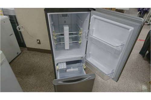 ２ドア冷蔵庫の洗濯機