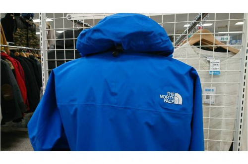 マウンテンパーカーのthe north face