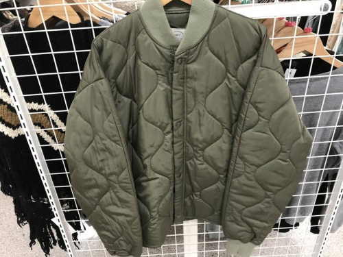 レディースファッションのジャケット