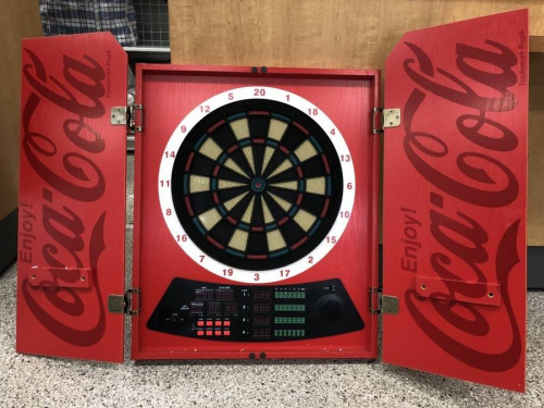 ダーツのコカコーラ