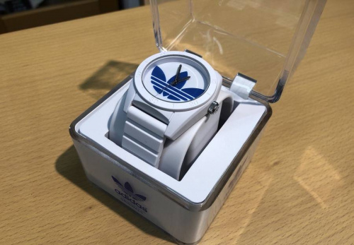 ブランド・ラグジュアリーのadidas