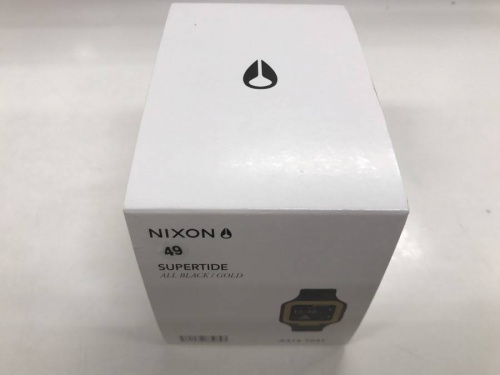 腕時計のNIXON