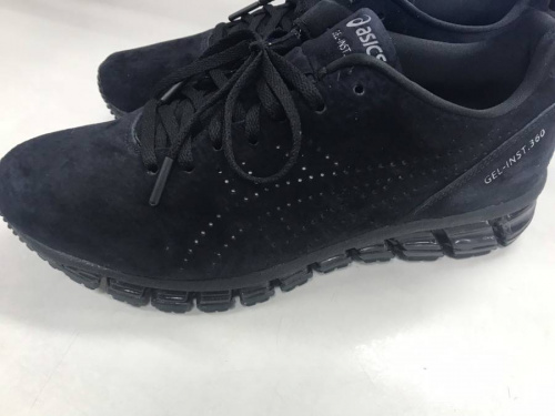 スニーカーのASICS