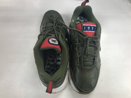 メンズファッションのスニーカー