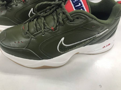 スニーカーのNIKE