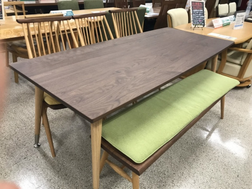 家具のダイニングセット