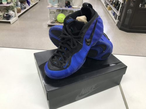 スニーカーのNIKE