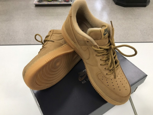 スニーカーのNIKE