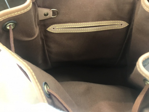 バッグのLOUIS VUITTON