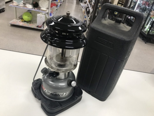 アウトドア用品のランタン